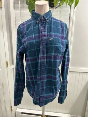 Hollister Men's Blue & Purple Plaid Button-Down Shirt